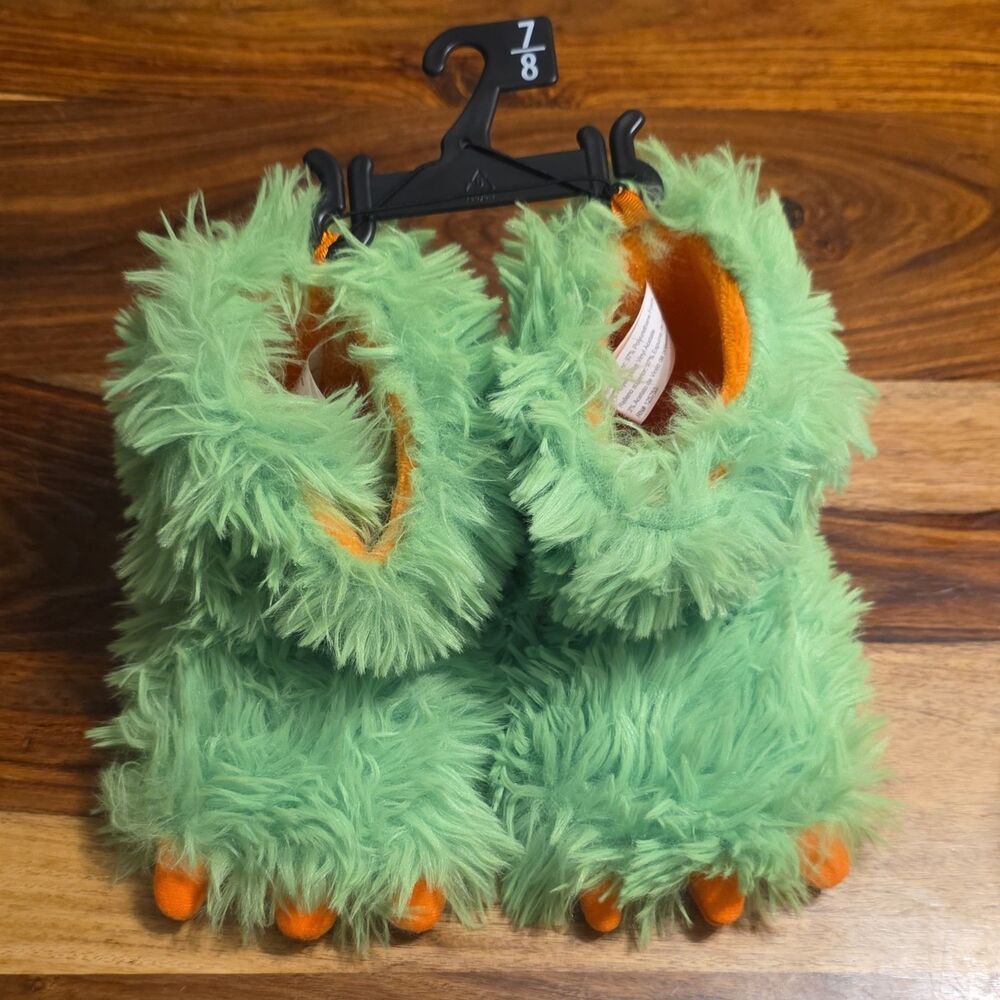 Wonder Nation Monster Faux Fur Slippers Green Orange Kids US 7-8 Comfort